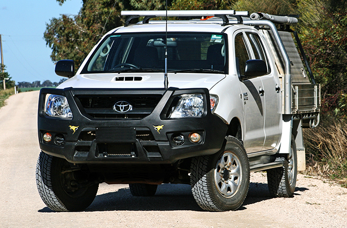 Toyota Hilux 03-05 to 07-11 with a SmartBar bull bar
